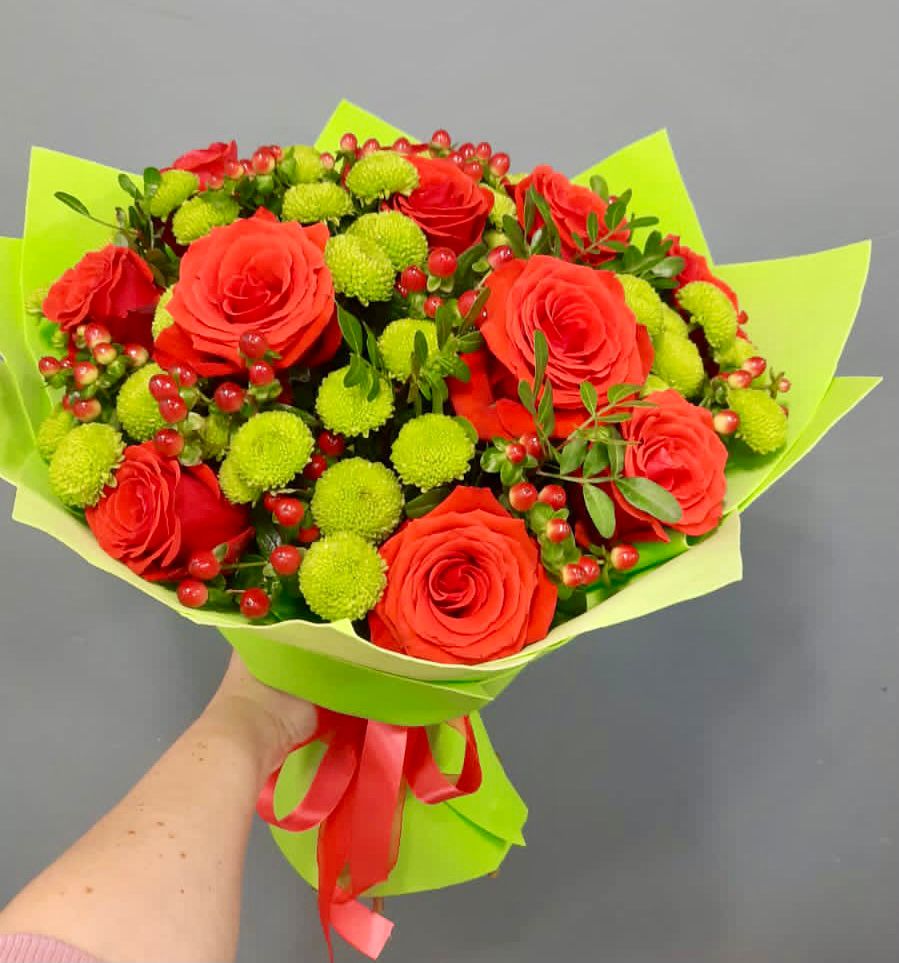 Букет цветов из: Хризантемы и Розы в Рогачево