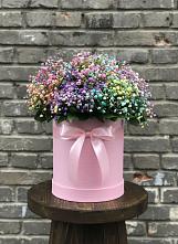 Цветочная композиция из Гипсофила и Розы в шляпной коробке в Рогачево