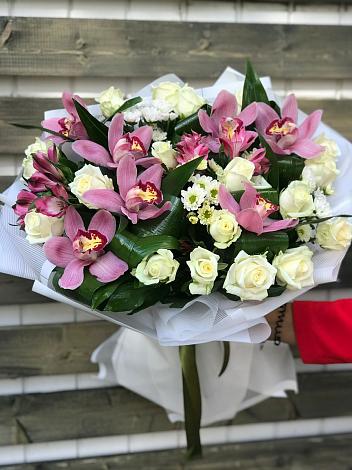Букет цветов из: Розы и Хризантемы в Рогачево