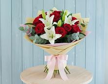 Букет цветов из:  Лилии и Розы в Рогачево