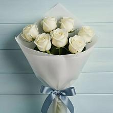 Букет 7 Белых роз Эдлесс Лав в Рогачево