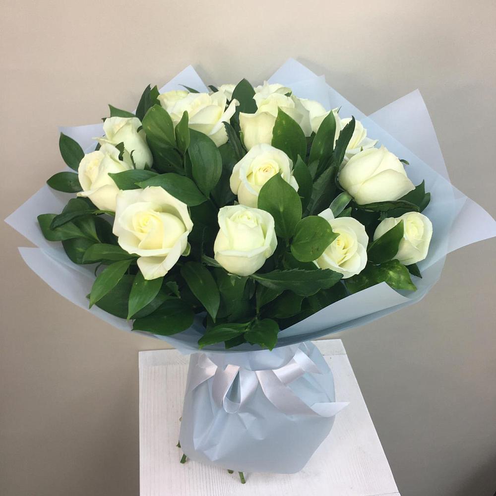 Букет 15 Белых роз Проуд в Рогачево