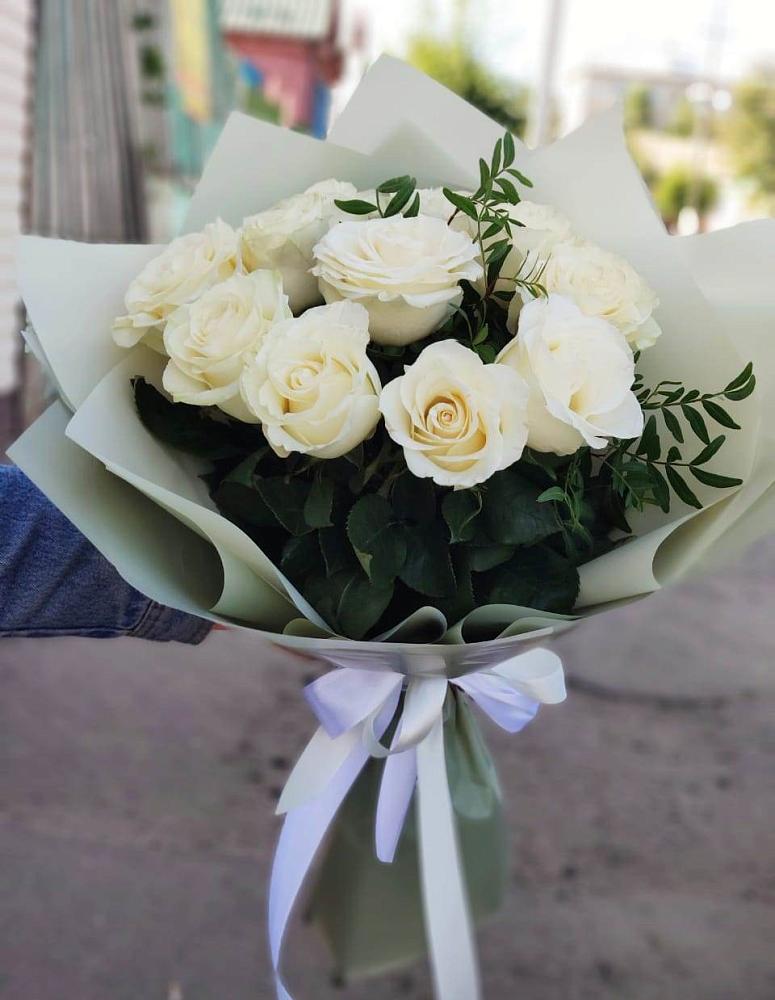 Букет Белые розы Проуд в Рогачево