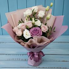 Букет цветов из:  Розы и Лизиантусы в Рогачево