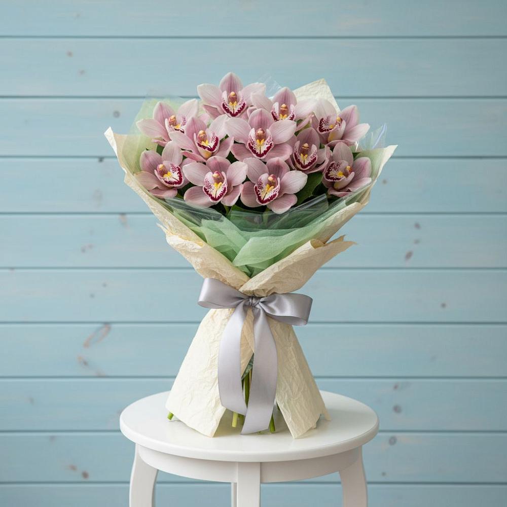 Букет цветов из: Орхидеи и Розы в Рогачево