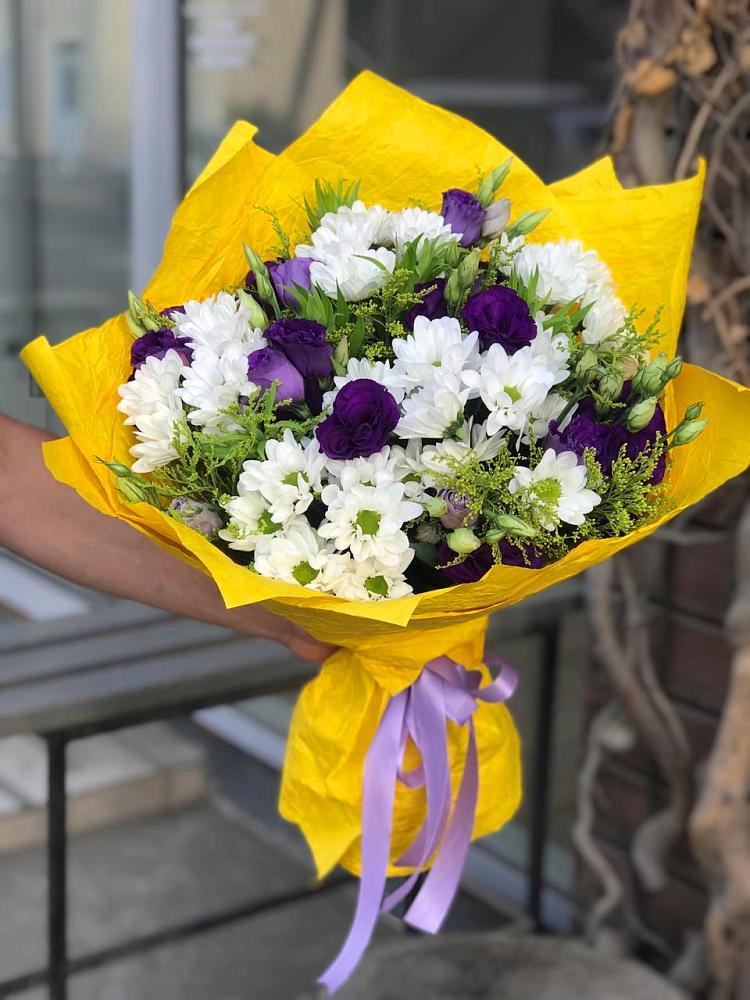 Букет цветов из: Ирисы, Хризантемы и Ромашки в Рогачево