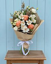 Букет цветов из:  Альстромерии, Лизиантусы, Розы и Хризантемы #REPLACE_PRED# Рогачево