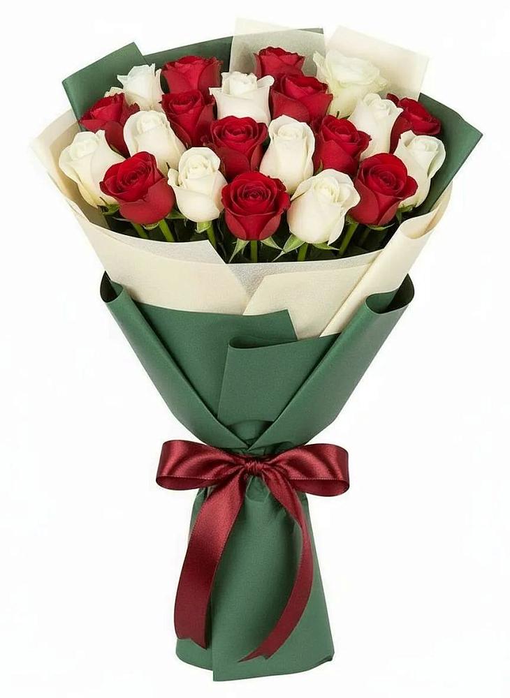 Букет Микс из красных и белых роз в Рогачево