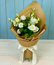 Букет цветов из:  Хризантемы и Лизиантусы в Рогачево