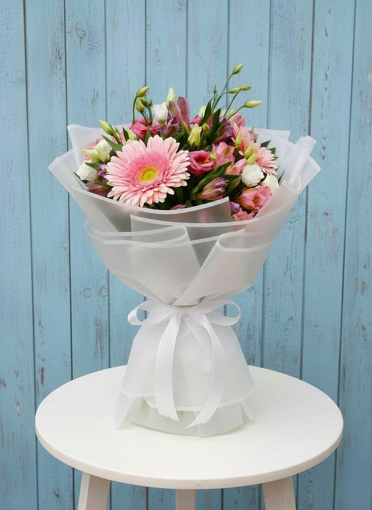 Букет цветов из: Герберы, Альстромерии и Лизиантусы в Рогачево