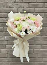 Букет цветов из:  Гвоздики, Розы, Лизиантусы и Хризантемы в Рогачево