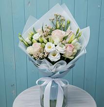 Букет цветов из:  Розы и Лизиантусы в Рогачево