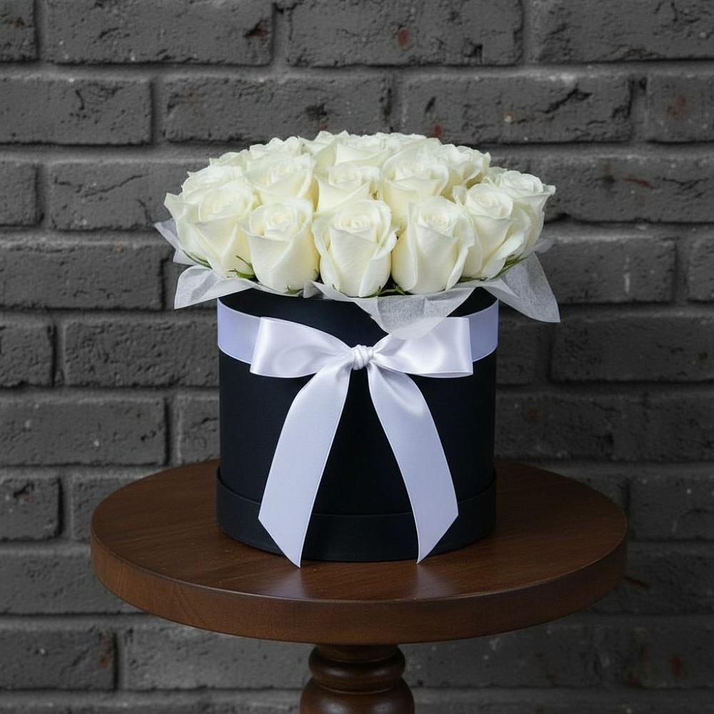 Цветочная композиция из Розы в шляпной коробке в Рогачево