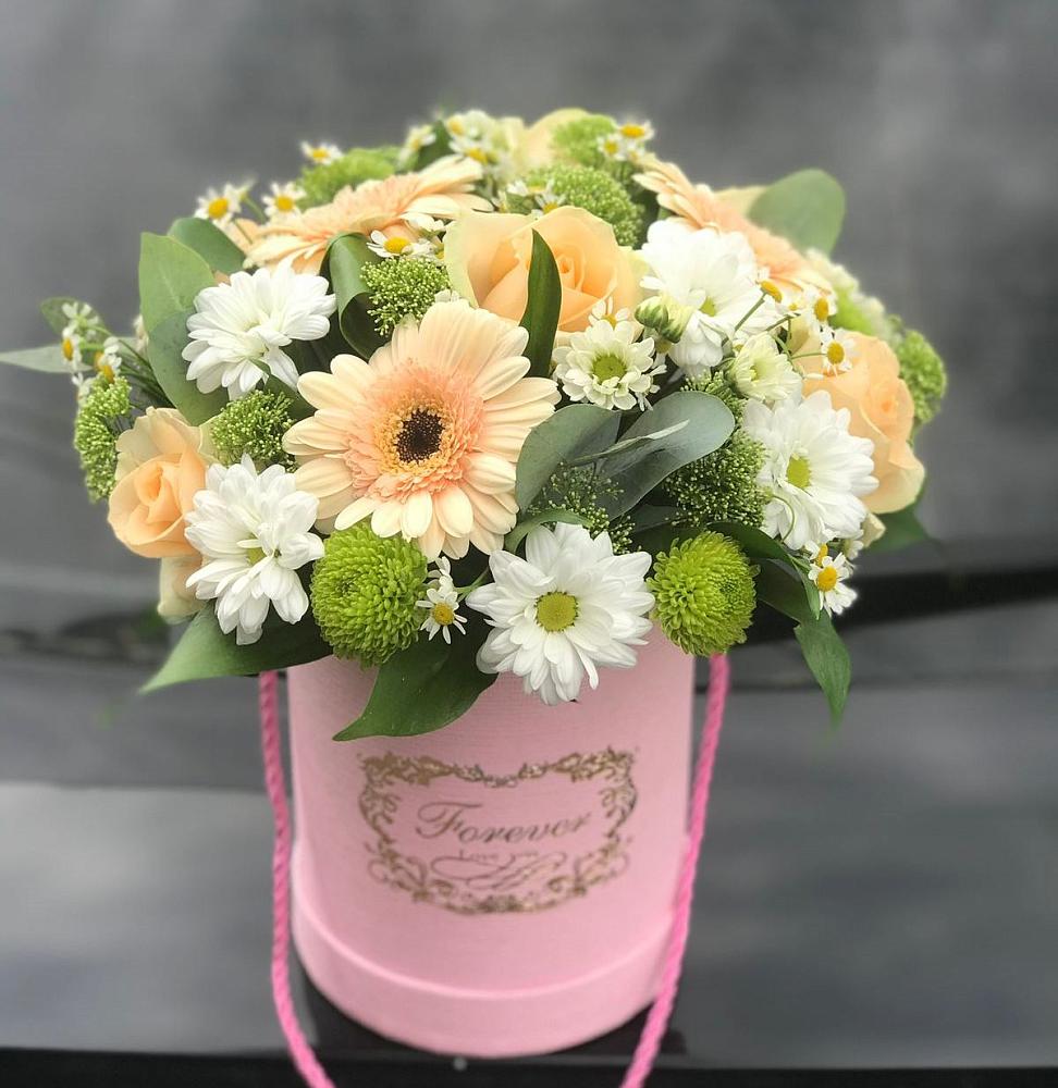 Цветочная композиция из Розы, Герберы и Хризантемы в шляпной коробке в Рогачево