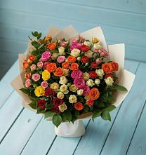 Букет Микс из разноцветных кустовых роз в Рогачево
