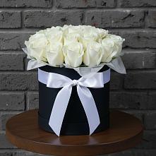 Цветочная композиция из Розы в шляпной коробке в Рогачево