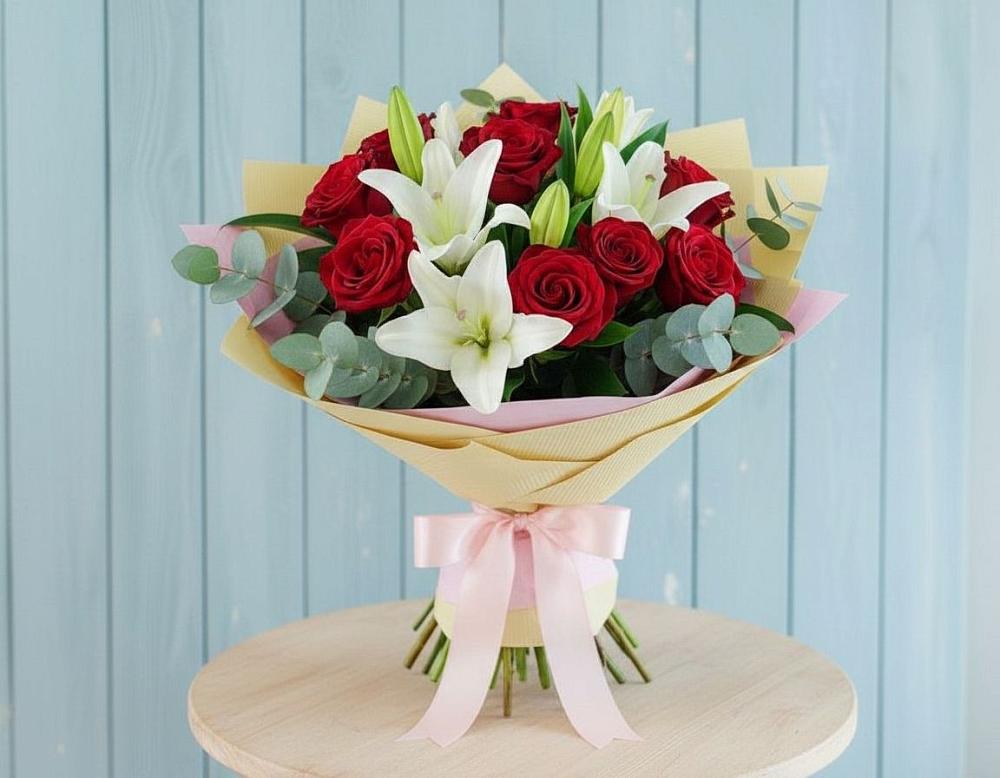 Букет цветов из: Лилии и Розы в Рогачево
